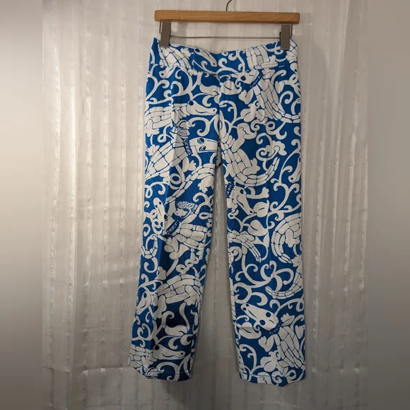 LILLY PULITZER Pants Blue White Print size 4 Beautiful Summery Print Alligator - Picture 1 of 17